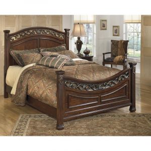 Leahlyn B526 King Panel Bed