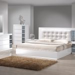 Mulberry 8 piece queen size bedroom set