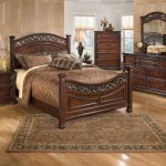Leahlyn B526 6 piece queen size bedroom set