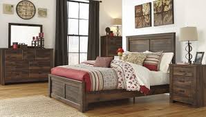 Quinden 6 piece queen size bedroom set