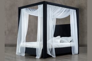 R178 Canopy Queen size bed