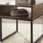 T842-3 Hirvanton End table