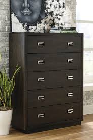 B731-46 Hyndell Chest